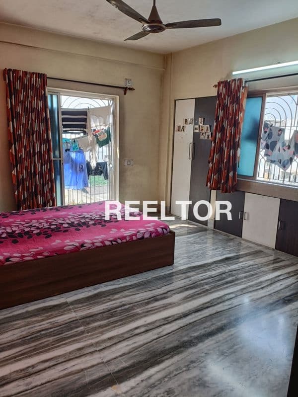 Flat In Gaur City Noida