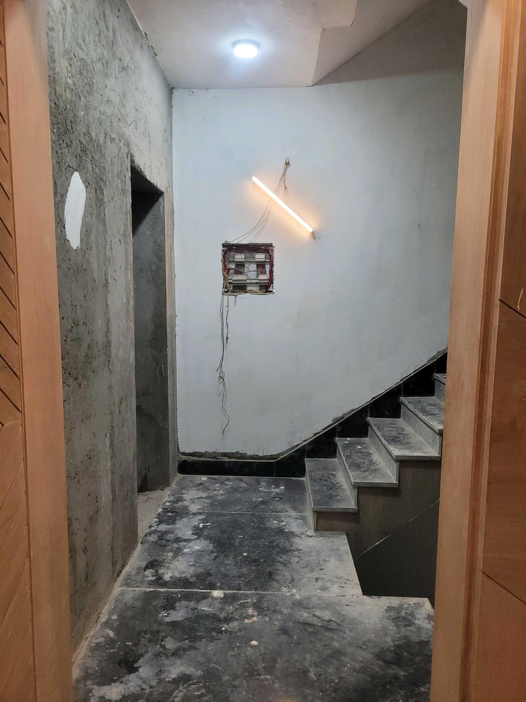 Flat In Gaur City Noida